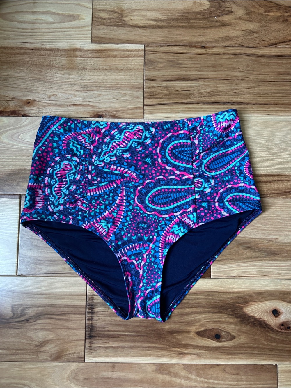 aerie High-Waist Swim Bottoms in Navy, Pink & Teal Paisley size Medium